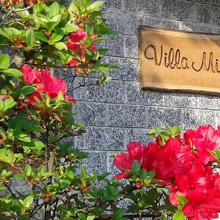 B&B Villa Mirella Casnate Con Bernate Exteriör bild