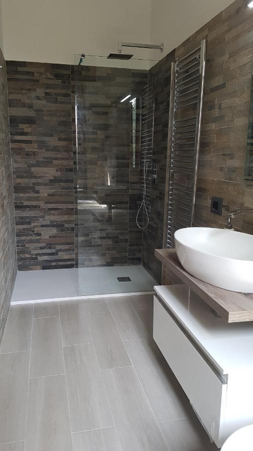 B&B Villa Mirella Casnate Con Bernate Exteriör bild