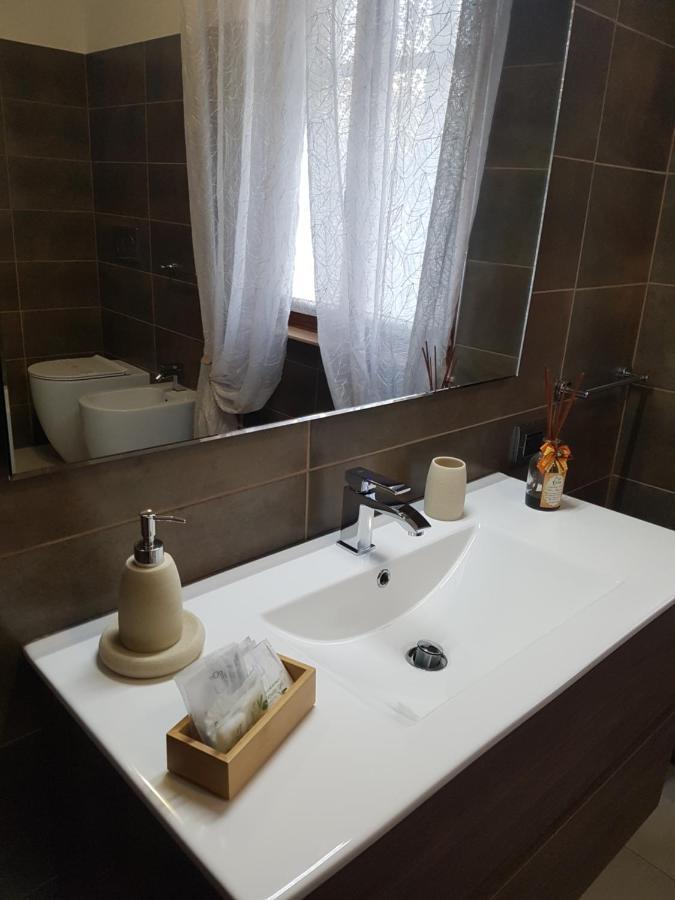 B&B Villa Mirella Casnate Con Bernate Exteriör bild