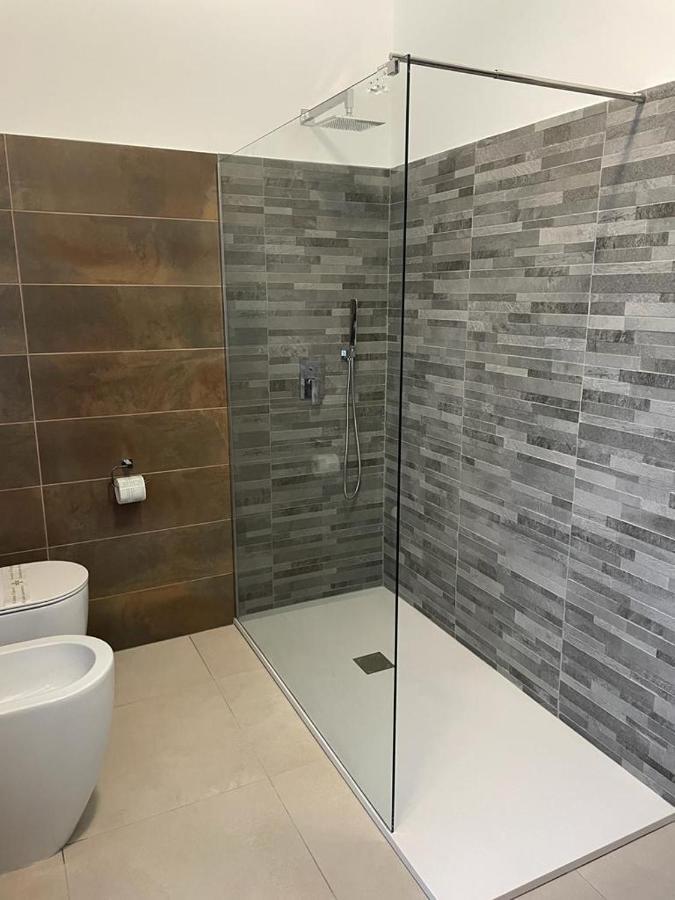 B&B Villa Mirella Casnate Con Bernate Exteriör bild