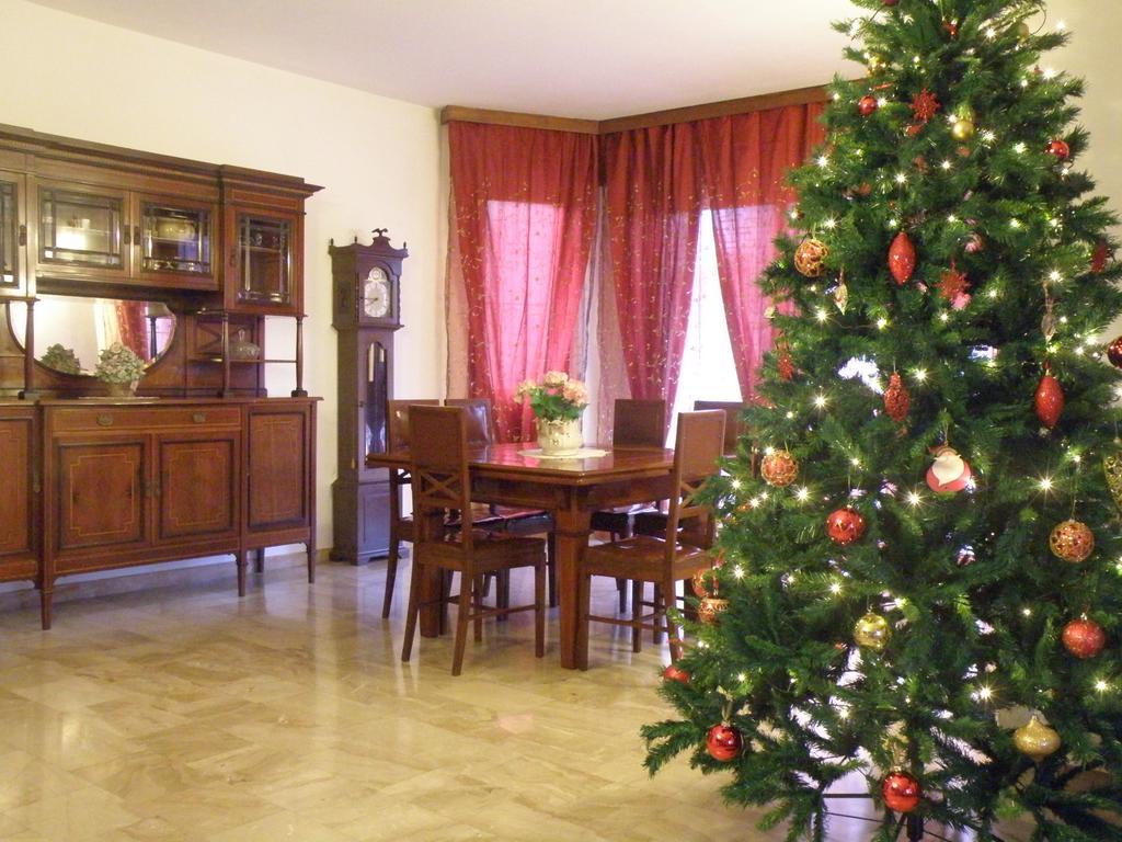 B&B Villa Mirella Casnate Con Bernate Exteriör bild