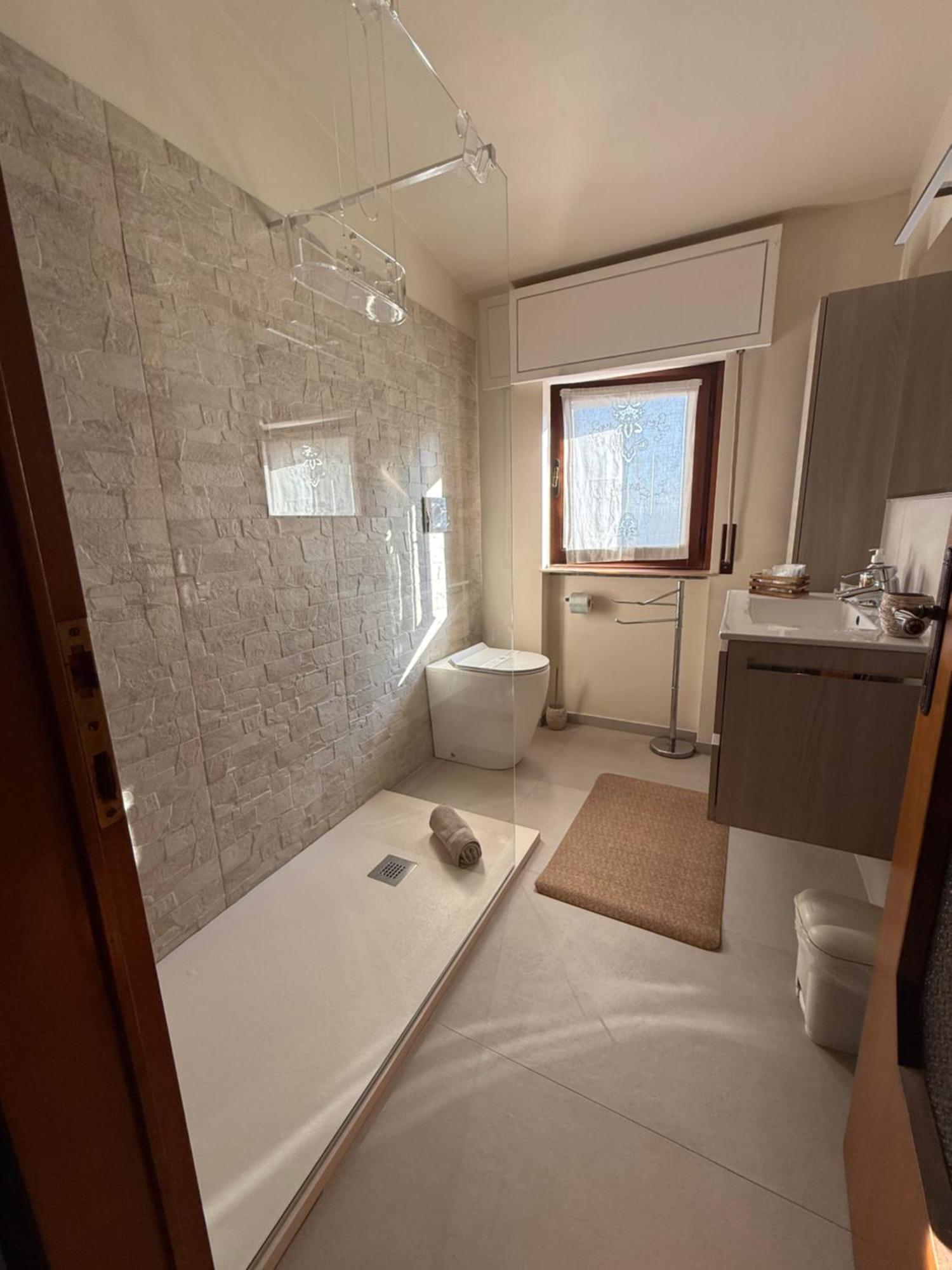 B&B Villa Mirella Casnate Con Bernate Exteriör bild