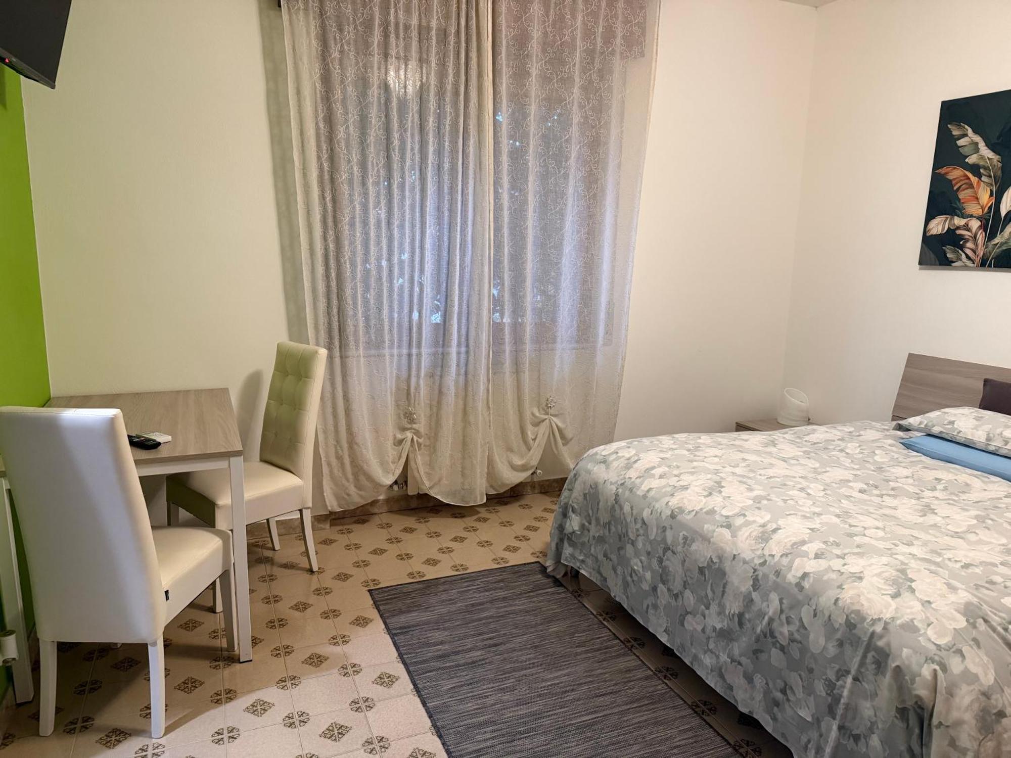 B&B Villa Mirella Casnate Con Bernate Exteriör bild