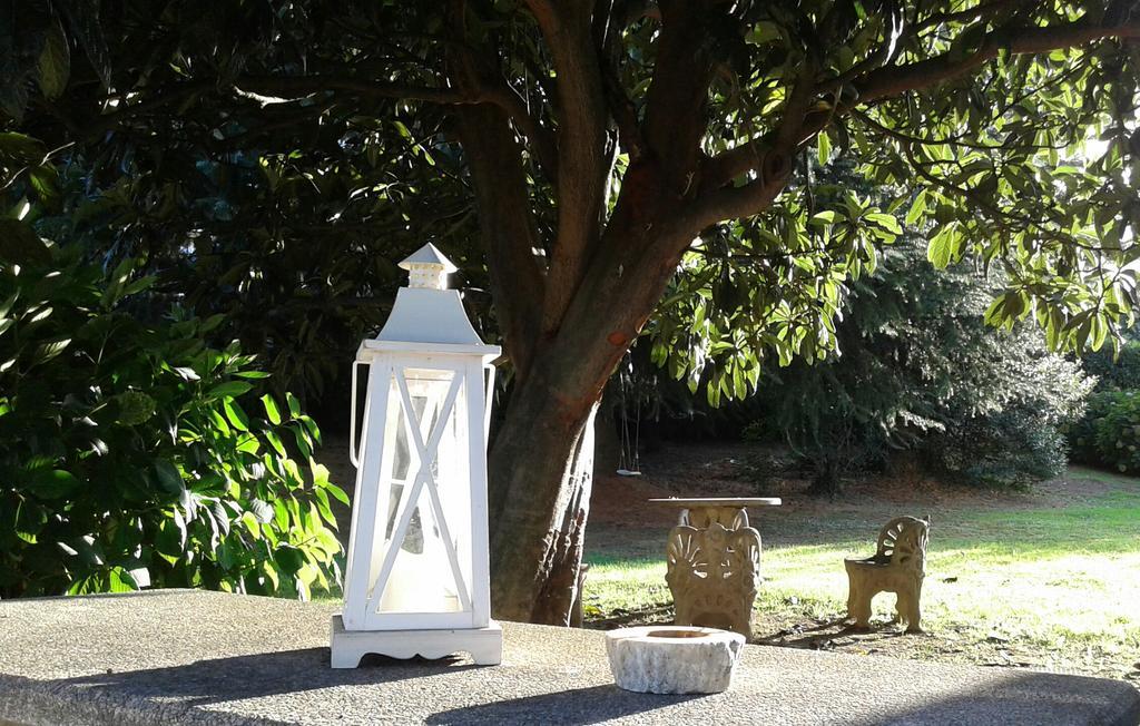 B&B Villa Mirella Casnate Con Bernate Exteriör bild