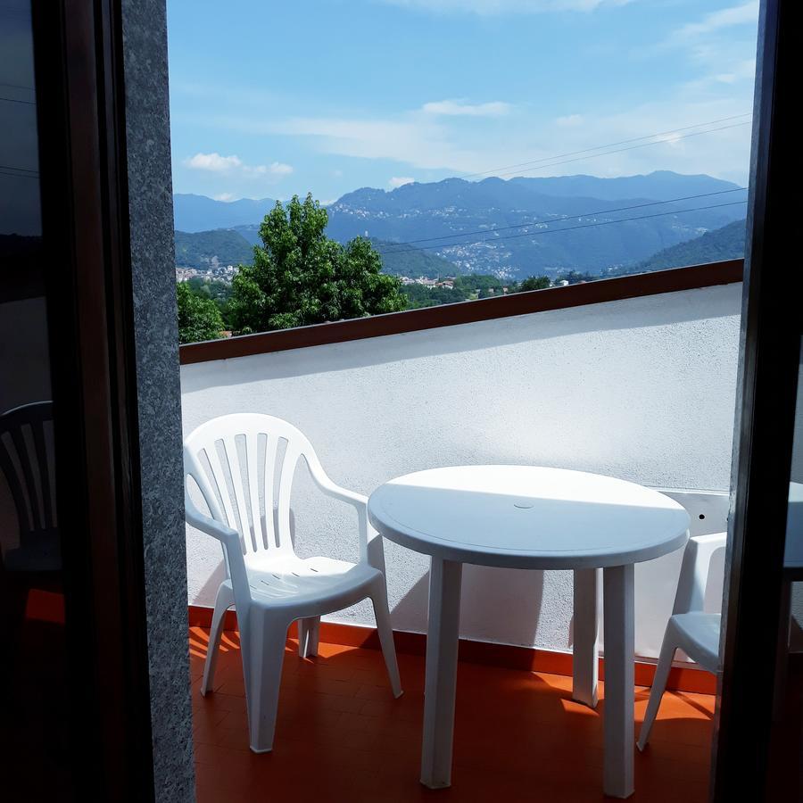 B&B Villa Mirella Casnate Con Bernate Exteriör bild